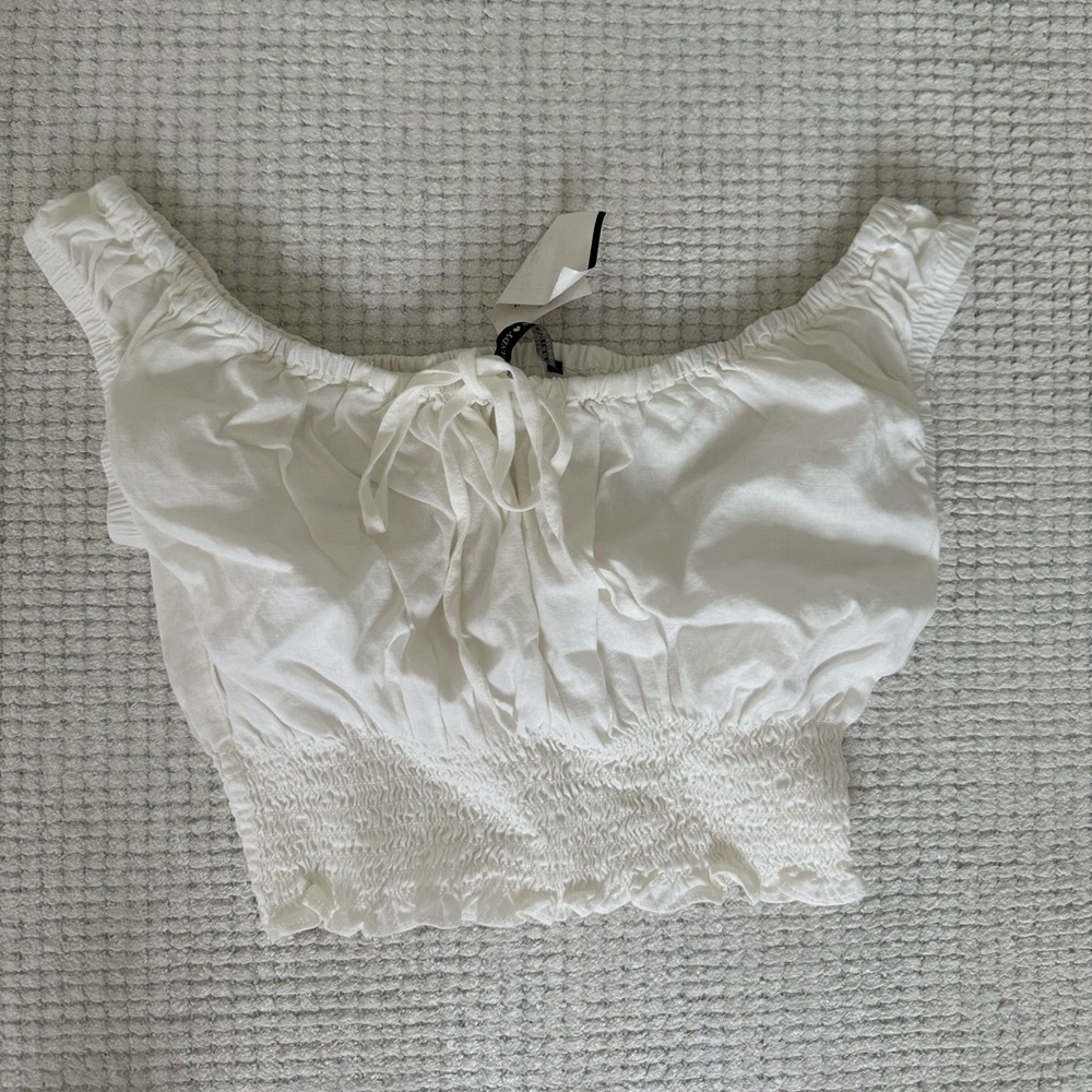 NEW WITH TAGS Brandy Melville off the shoulder top!!